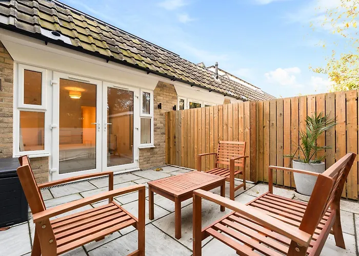 Beach Vibes Garden Apartment Close To Town Centre & Beach
